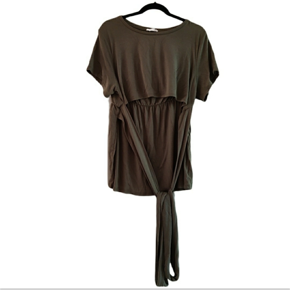 Ingrid & Isabel olive green maternity/nursing top